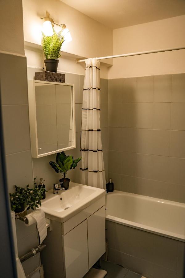 Modern 1 Bedroom Apartment In Bucharest Center! Экстерьер фото